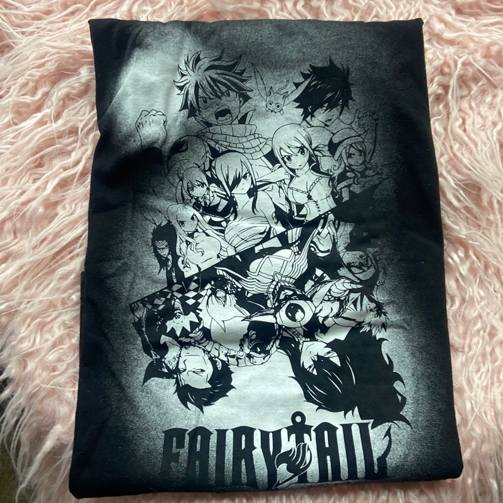 Funimation Fairy Tail M Black White Short Sleeve T Shirt w/ Three Band Bracelet